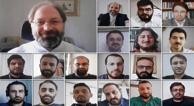 Başkan Erbaş, video konferans yöntemiyle gençlerle buluştu