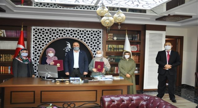 Uzaktan Eğitimle Hafızlıklarını tamamladılar