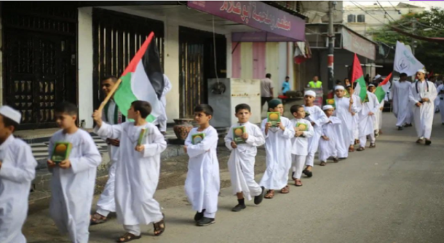 Kur’an ahalisi Gazze sokaklarında yürüdü