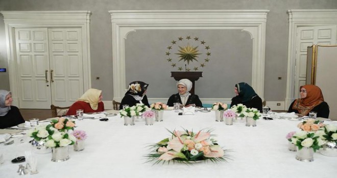 Emine Erdoğan, Diyanet’in kadın yöneticilerini ve müftü eşlerini ağırladı