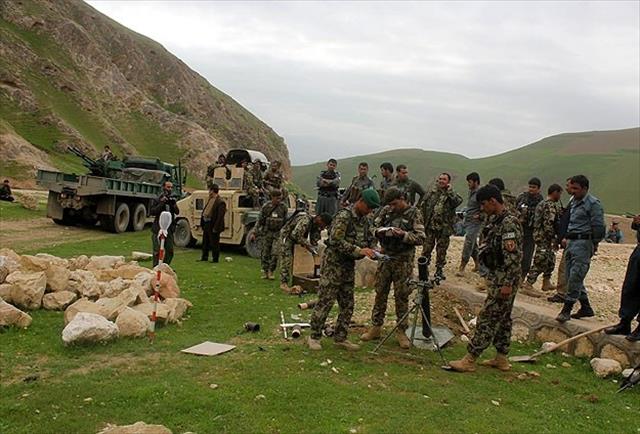 Afganistan'da üç bölgede çatışma: 26 kişi öldü