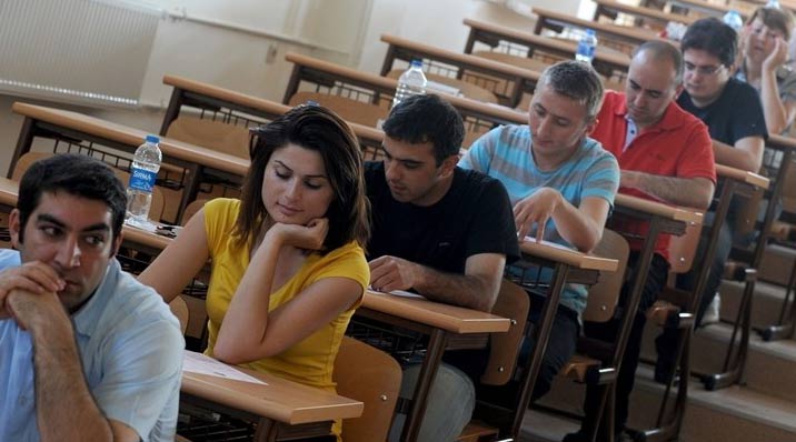 KPSS'de iki soru iptal edildi