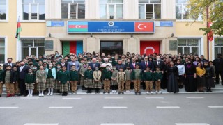 Erbaş, TDV Azerbaycan Bakü Türk Lisesi’ni ziyaret etti