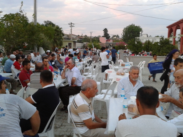 Serik Ahmediye Camiinde İftar Vektinde Gazze i&#231;in Eller A&#231;ıldı