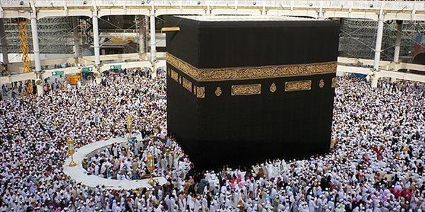 K&#226;be de Cuma izdihamı Yaşandı