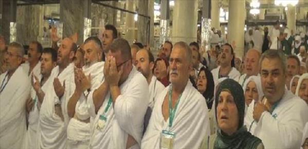 Hacı adaylarının gözyaşları-Video