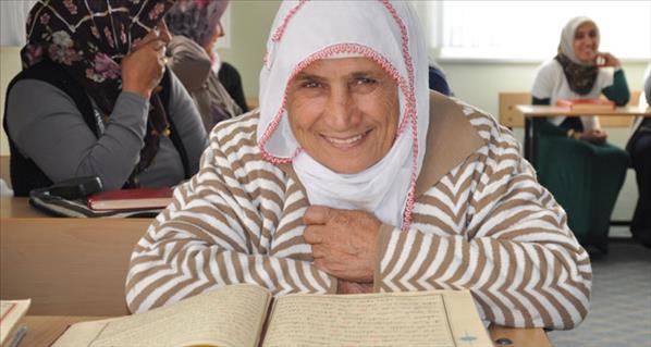 83 Yaşında Kur an Okumayı Öğreniyor