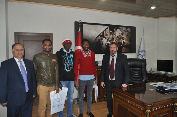 Fildişi ve Etiyopyalı Öğrencilerden Müftü KULAZ’ a Ziyaret