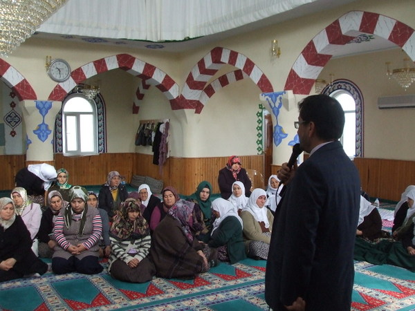 M&#252;ft&#252; Karakuş Abdurrahman Z&#252;mr&#252;t Camiinde Konferans verdi