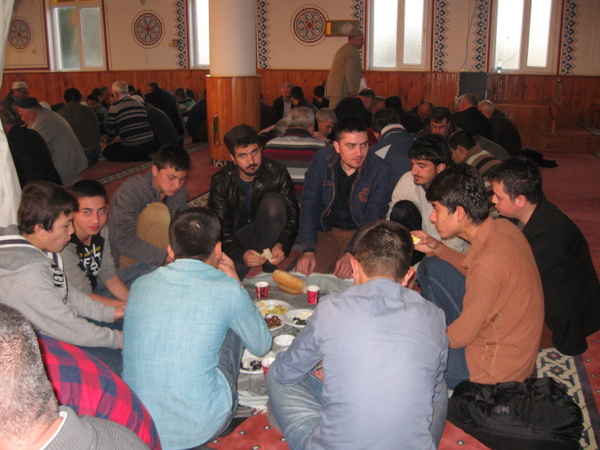 SABAH NAMAZI BULUŞMALARI ARTARAK DEVAM EDİYOR