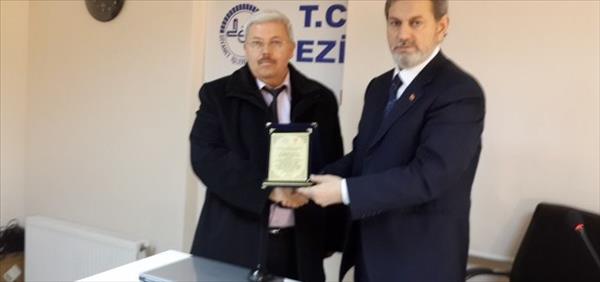 M&#252;ft&#252;den İmama Başarı Plaketi‏