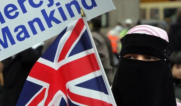 İngiltere de İslam karşıtlığı giderek artıyor