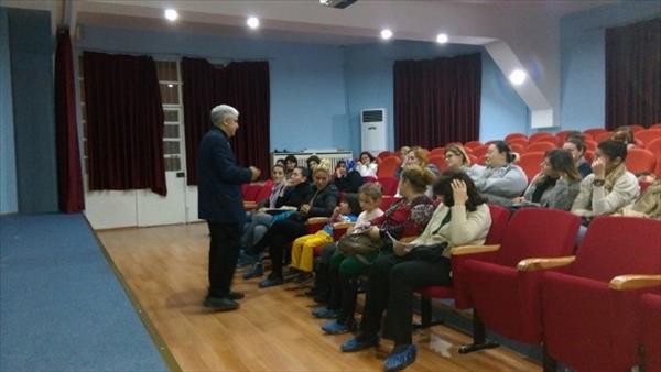 Anne babalara uyarı Helikopter tipi anne-baba olmayalım