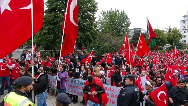 Türkiye'deki terör saldırıları Almanya'da protesto edildi