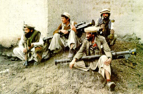 Afganistan'da eski komutanlar Taliban karşıtı cephe açtı