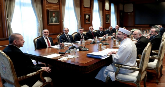 Cumhurbaşkanı Erdoğan, Diyanet İşleri Başkanı Erbaş ve beraberindeki heyeti kabul etti
