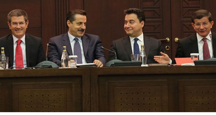 AK Parti'de üç dönemlikler geri geldi