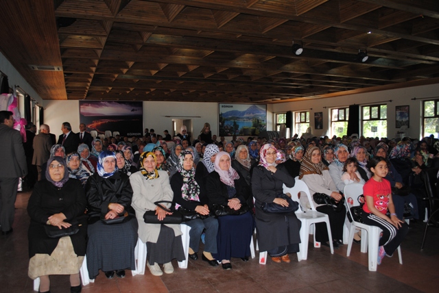  Aile ve İnsan Yetiştirme Süreci Konferansına Yoğun İlgi…