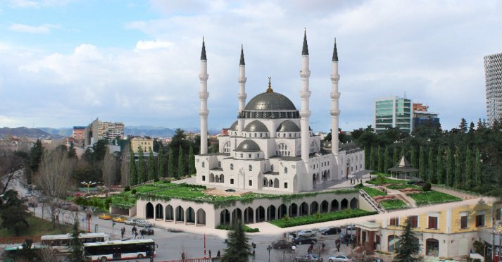 Balkanlar\'ın en büyük camisi Arnautluk\'ta yükseliyor