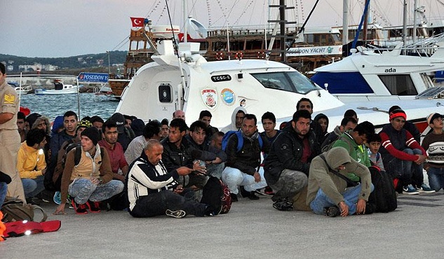 112 sığınmacı boğulmak üzereyken kurtarıldı