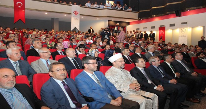 Başkan Erbaş, İzmir’de din görevlileriyle bir araya geldi.