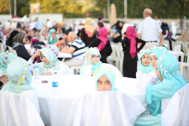 Diyanet, çocuklar için iftar programı düzenledi...