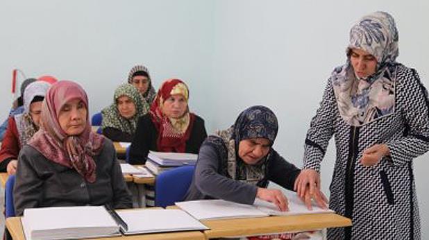 Engelli dünyaları \"Kur\'an\" ile aydınlanıyor
