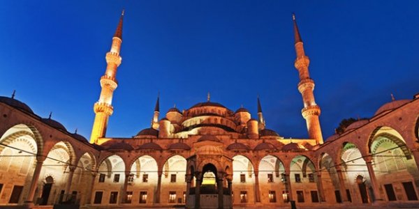 İstanbul'da yerini Peygamberimizin belirlediği cami