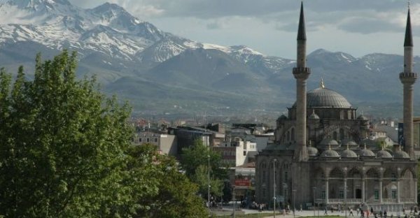 Kayseri'de imam hatipliler boş durmuyor