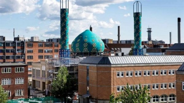 Kopenhag'da İmam Ali Camii ibadete açıldı