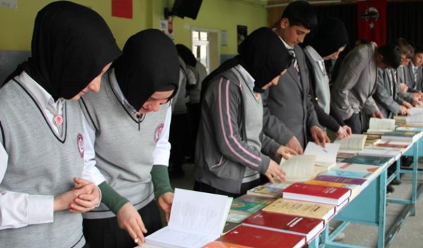 Liselere kayıtta yaş sınırı kaldırıldı