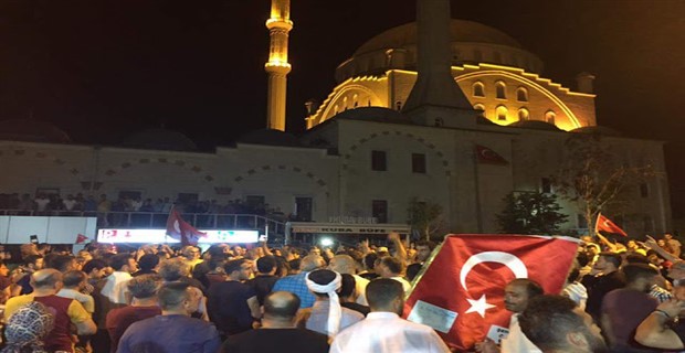 Müftü, Uyumak Haram, Haydi Meydanlara
