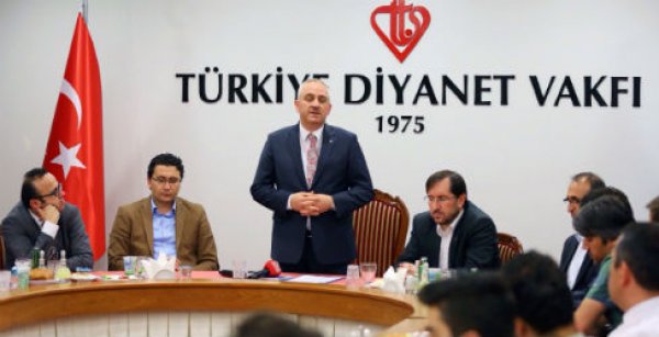TDV'den basın mensuplarına iftar