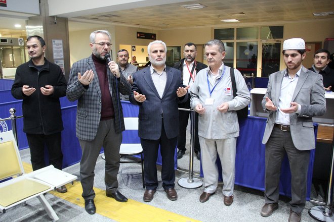 Umreciler Kutsal Topraklara Dualarla Uğurlandı