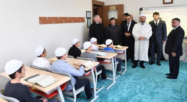 Kur'an kursları eğitime devam edecek