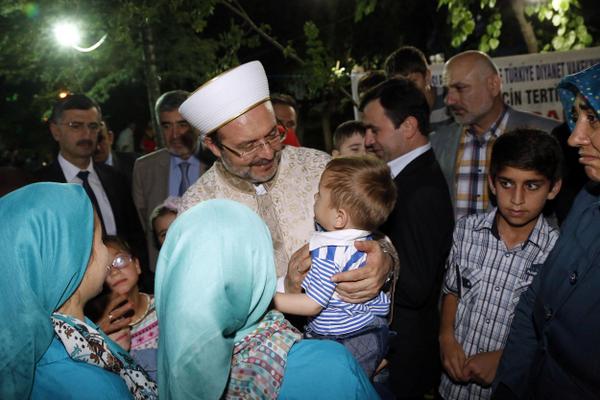 Başkan Görmez, Soma’da hayatını kaybeden işçilerin yakınlarıyla iftar sofrasında buluştu…