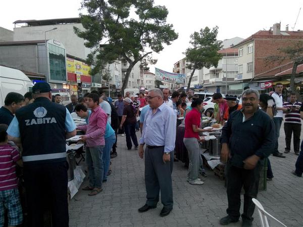 Çivrilde Üç Yerde İftar Yemeği veriliyor.