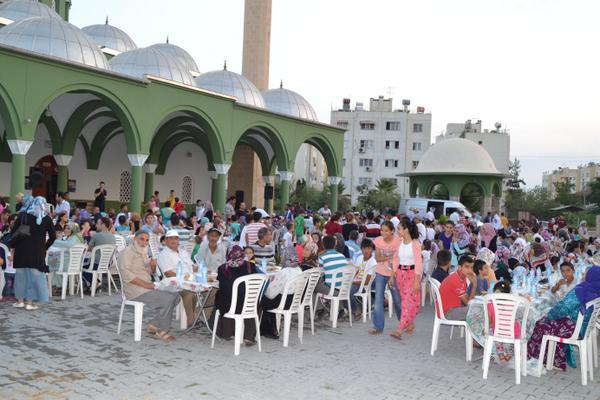 Hz. Osman Camiinde İftar Buluşması