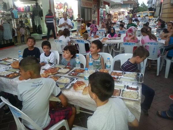 Serik Kadriye'de Öğrenci ve Velilerle İftar Keyfi