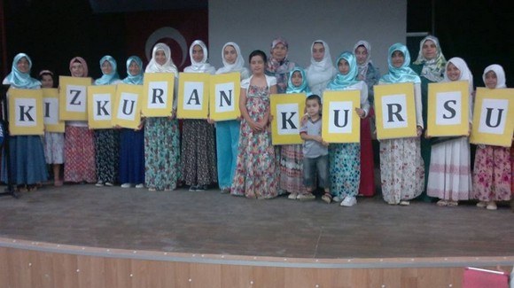 Yaz Kur'an Kursu Öğrencileri Öğrendiklerini Sergiledi