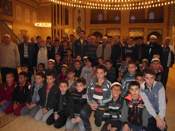 Oniki Şubat müftülüğü Cami Gençlik Buluşmasını Başlattı