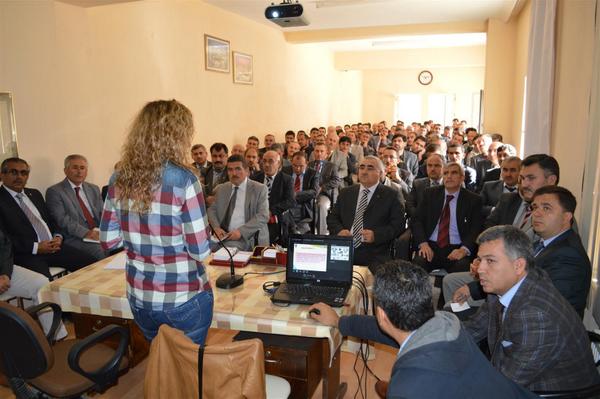 Çivril de Madde Bağımlılığı Bilgilendirme Semineri verildi