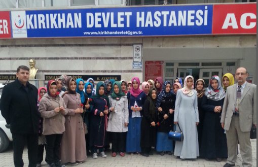 KIRIKHAN MÜFTÜLÜĞÜNDEN HASTALARA GÜL TAKDİMİ