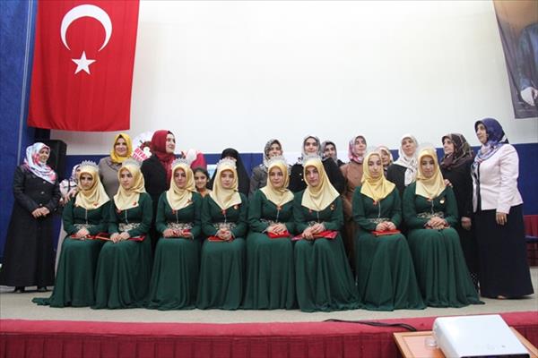 Hüseyin Mumcuoğlu Kur’an Kursu Hafızları Taç Giydiler.