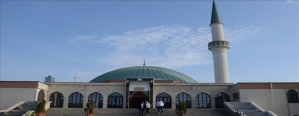Avusturya'da camiye aşağılık saldırı