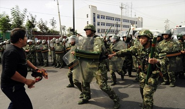 Çin polisi 6 Uygur'u vurarak öldürdü
