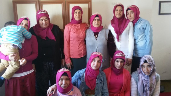 KUR’AN ÖĞRENENLERE TAÇ GİYME TÖRENİ