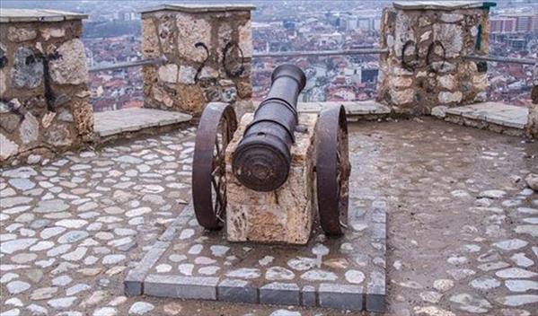 Kosova da Osmanlı kalesi çöktü