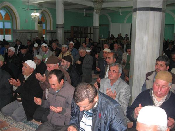 SERİK ŞEHİTLERİNİ SEHER VAKTİNDE YA’D ETTİ