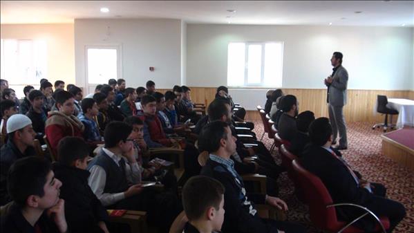 Hafızlar , uyuşturucu ve madde bağımlılığıyla bilgilendirildi